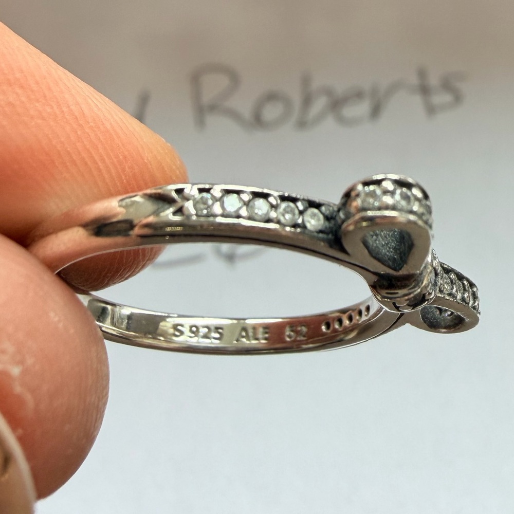 Pandora Sparkling Bow Ring (retired version, size 52/US 6) - Picture 3 of 3